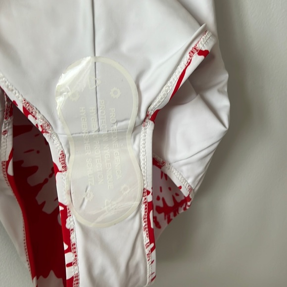 Amazingly comfortable Ele one piece swimsuit. Red. Medium - Picture 4 of 4